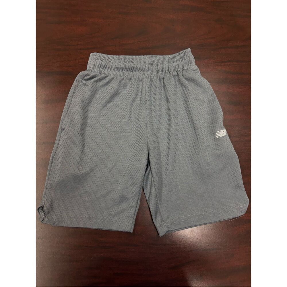 New Balance Gray Boys Athletic Shorts with Pockets Size Small (8)